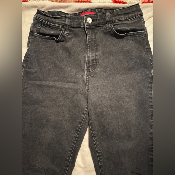 Jennifer Lopez Black Distressed Skinny Jeans - Picture 2 of 16